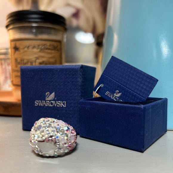 Swarovski x Hello Kitty Collaboration Chic Ring - Picture 5 of 16